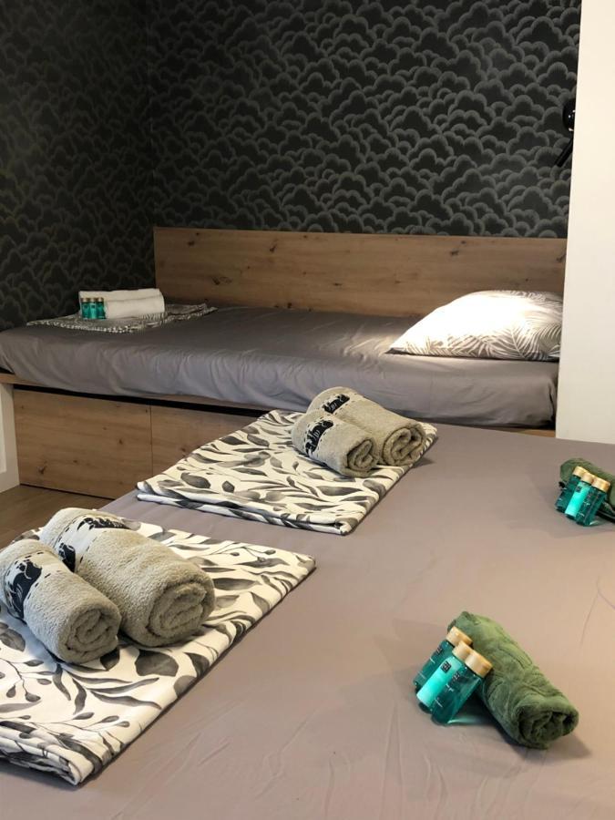 Omis - Private Ensuite Room With Balcony - Hotel Style Εξωτερικό φωτογραφία