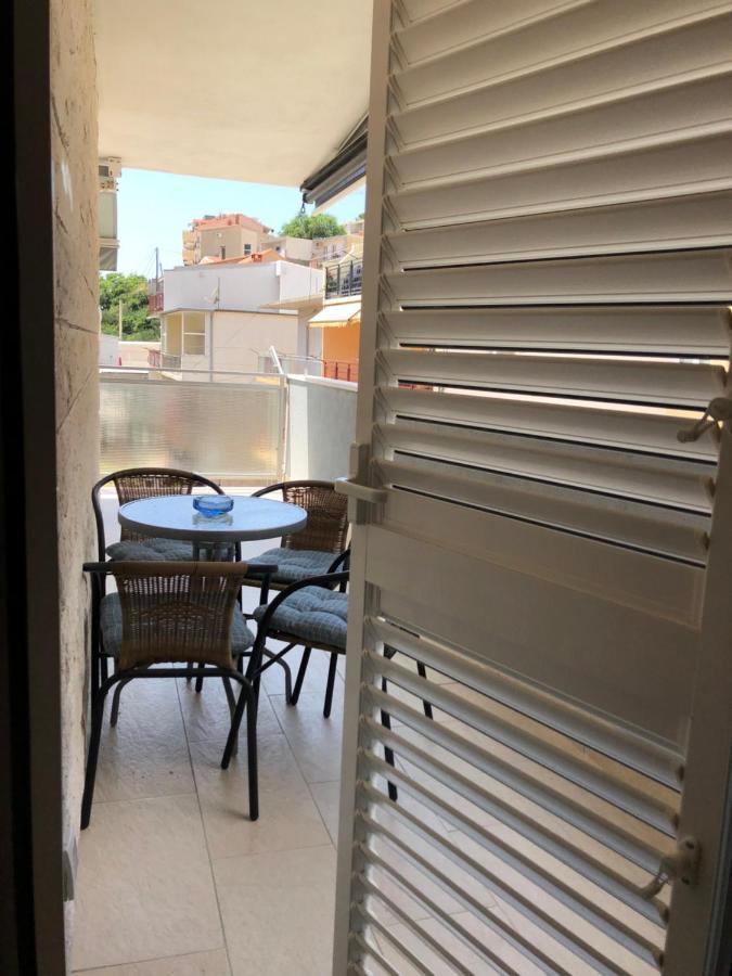 Omis - Private Ensuite Room With Balcony - Hotel Style Εξωτερικό φωτογραφία