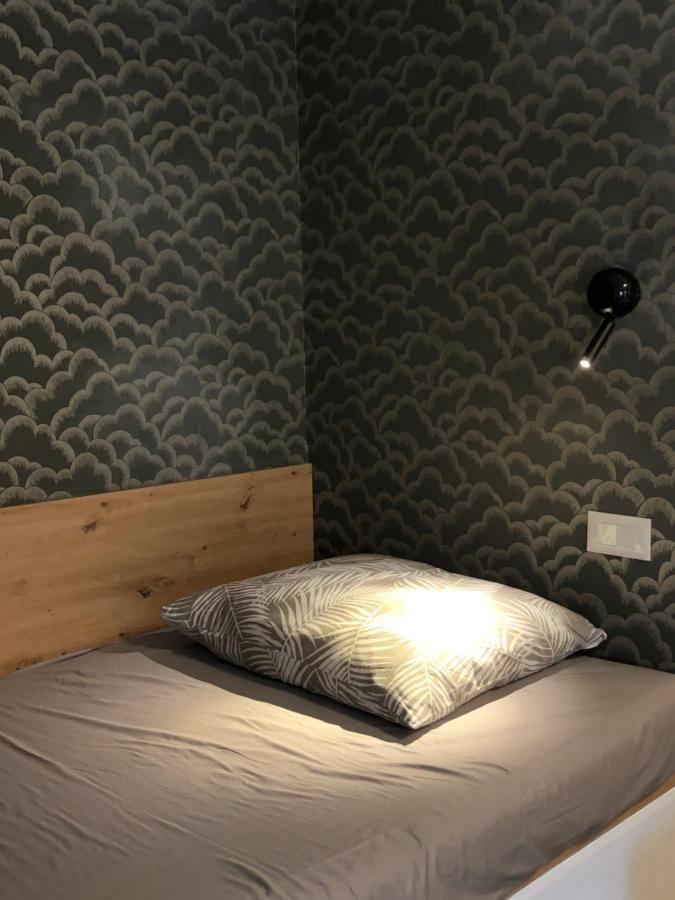 Omis - Private Ensuite Room With Balcony - Hotel Style Εξωτερικό φωτογραφία